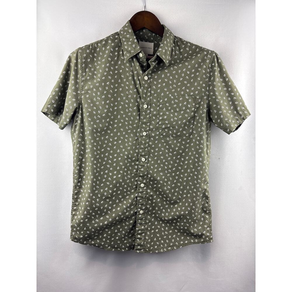 Women’s American Eagle Small Red Short Sleeve Button Up w/ White Diamond Pattern